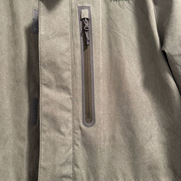 The North Face Men’s Jacket — Military Green | Size M (Excellent Condition) - Picture 8 of 9